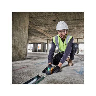 [DW088CG] -Nivel Laser, 30 Metros, 2 Lineas Verdes Horizontal Y Vertical, Con Maleta Plasticay Soporte Magnetico. Marca Dewalt