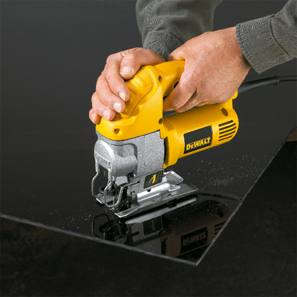 Sierra caladora orbital 600W 5.5A 0-3100 CPM, DEWALT