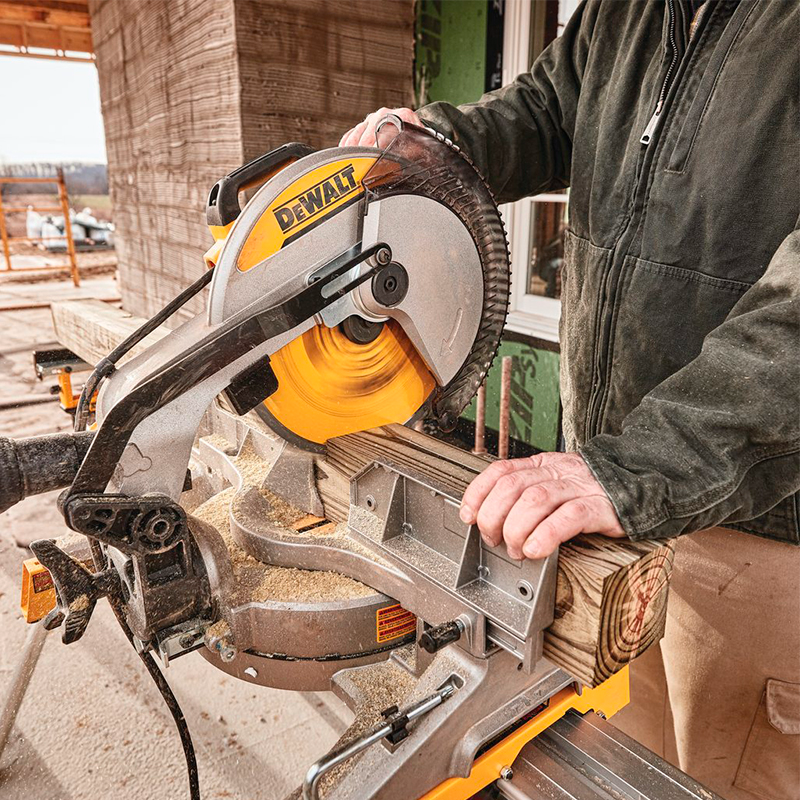 Sierra Ingletadora 12" 1,600W Dewalt DWS715