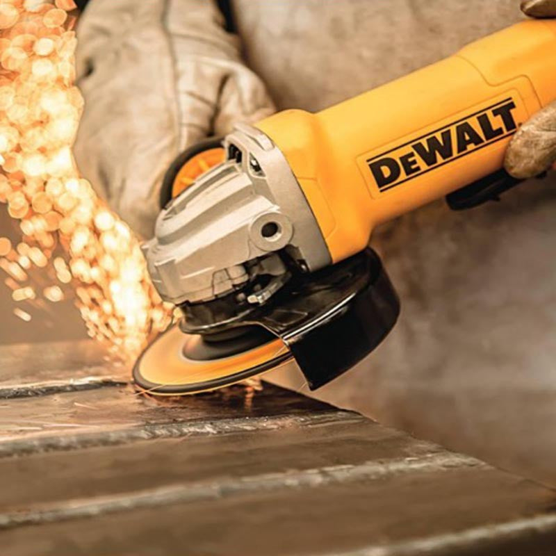 Pulidora/Esmeriladora De 4-1/2 Pulgada De 1,200 Watts De 11,000 Rpm, Switch Tipo Paleta Dewalt