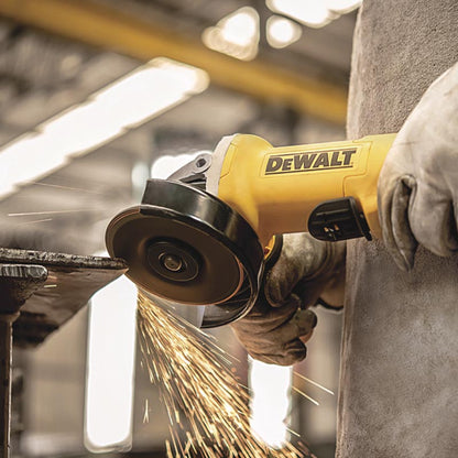 Pulidora/Esmeriladora De 4-1/2 Pulgada De 1,200 Watts De 11,000 Rpm, Switch Tipo Paleta Dewalt