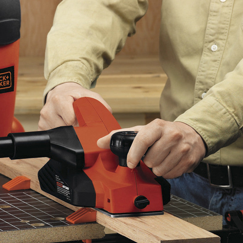 [7698-B3] -Cepillo Electrico, 3-1/4 Pulg, 650 Watts, 16,500 Rpm. Marca Black And Decker