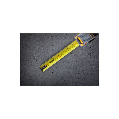 Cinta Métrica ToughSeries 3/4" x 8 m LED Caída 100 Pies Doble Cara | DEWALT DWHT35268S