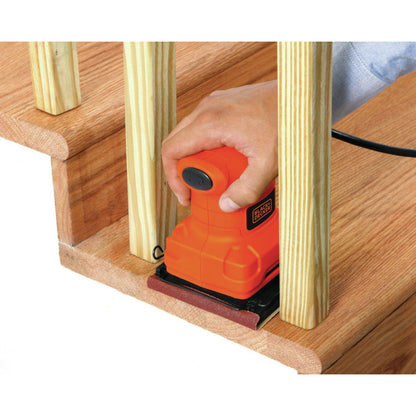 [BS200-B3] -Lijadora Orbital, 1/4 De Hoja, 200 Watts. Marca Black And Decker