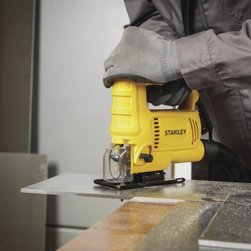 [SJ60K-B3] -Sierra Caladora, 600 Watts, Vel Variable. Marca Stanley