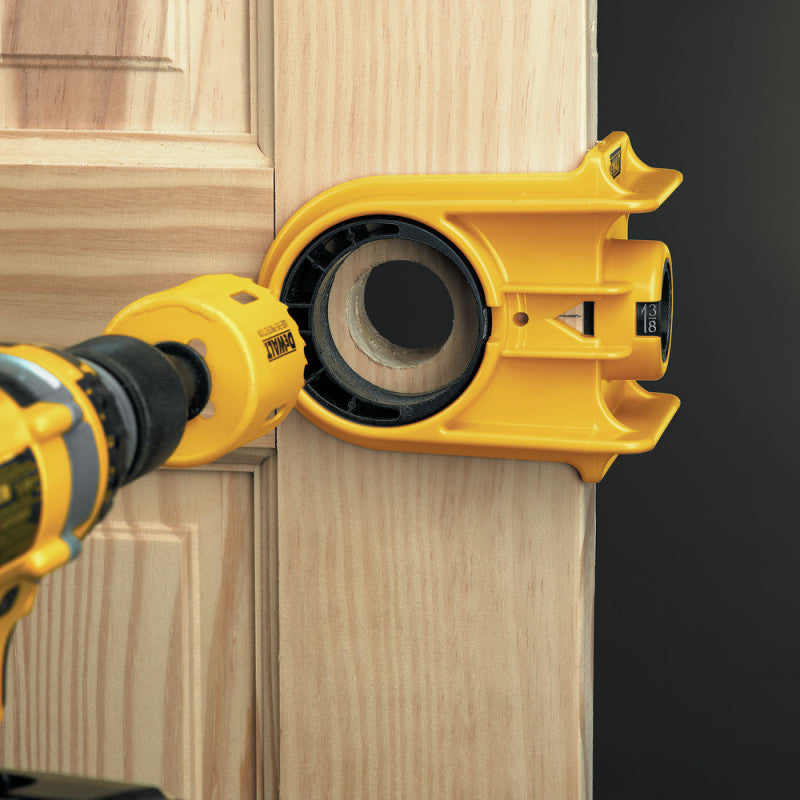 [D180004] -Set De Instalacion De Chapas, Metal Y Madera, 2 Broca Sierras,1 Y 2-1/8 Pulg,Mandril, Adaptador,Guia. Marca Dewalt