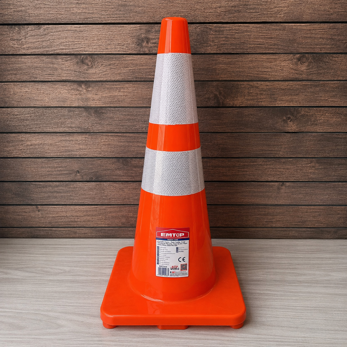CONO DE SEGURIDAD PVC 27-1/2 PLG. BASE 13-1/2 X 13-1/2 PLG, CON CINTAS REFLECTIVAS. EMTOP