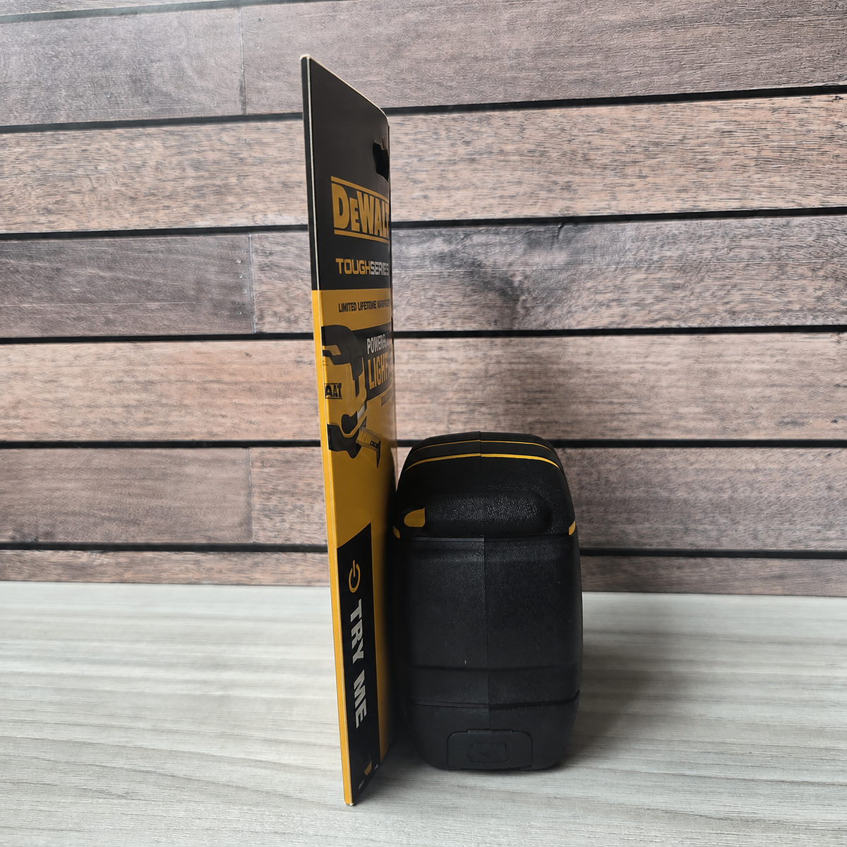 Cinta Métrica ToughSeries 3/4" x 8 m LED Caída 100 Pies Doble Cara | DEWALT DWHT35268S