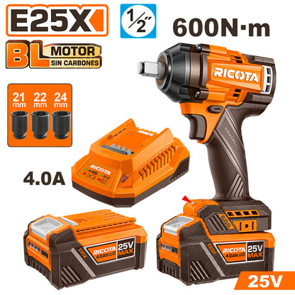 LLAVE DE IMPACTO INALAMBRICA BRUSHLESS 25V, EJE 1/2 PLG, TORQUE 600 NM, CON 2 BATERIAS Y CARGADOR. RICOTA.