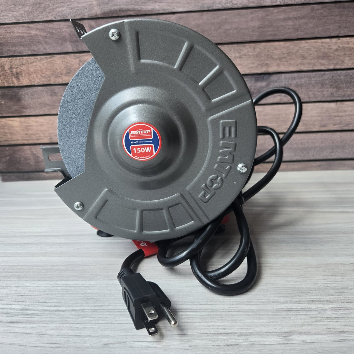 [ULBGR61501] -Esmeril De Banco De 6 Pulgadas, 150 Watts ,3,450 Rpm Marca. Emtop